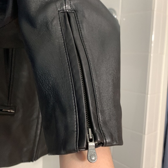Banana Republic women’s leather jacket in Medium - Picture 8 of 17